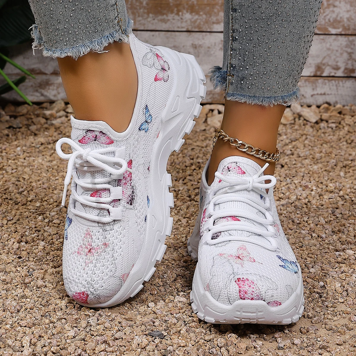 Women's walking sneakers: lightweight, breathable, casual shoes with soft, non-slip soles.