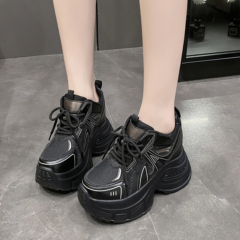 

Женская повседневная кожаная обувь 10 см, новые осенние кроссовки с дышащей сеткой, уличная обувь увеличенного роста, кроссовки на толстой платформе