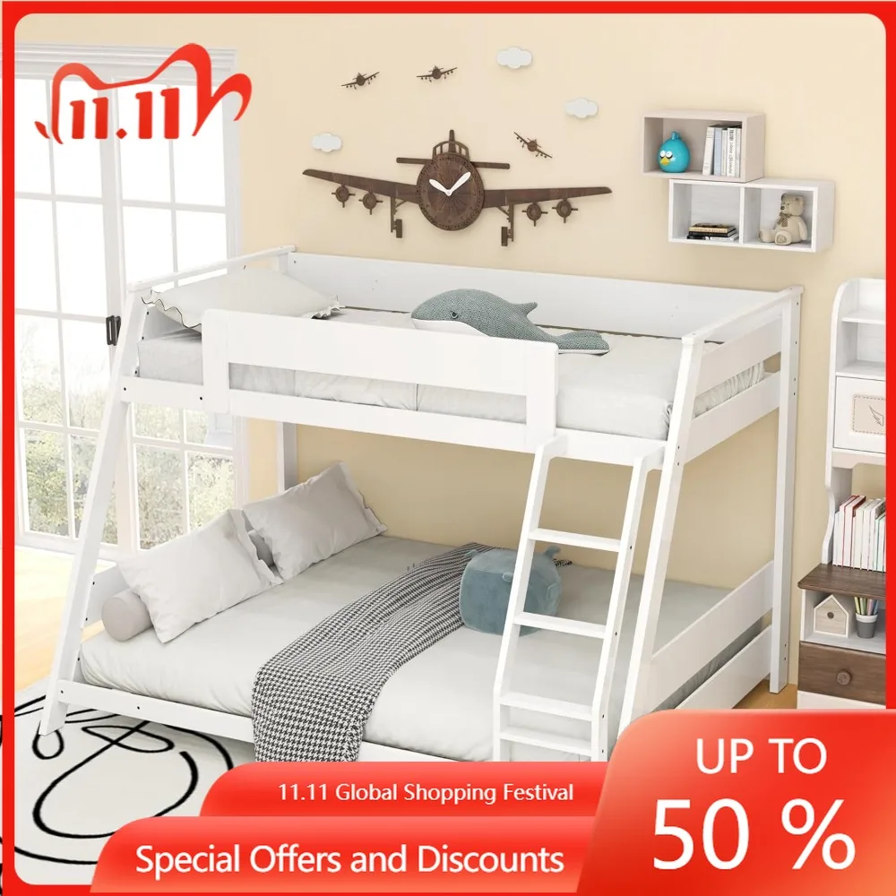 سرير خشبي مزدوج فوق سرير بطابقين كامل مع سلم قابل للعكس، وإطار سرير بطابقين خشبي مع دعامة شرائح ودرابزين أمان،