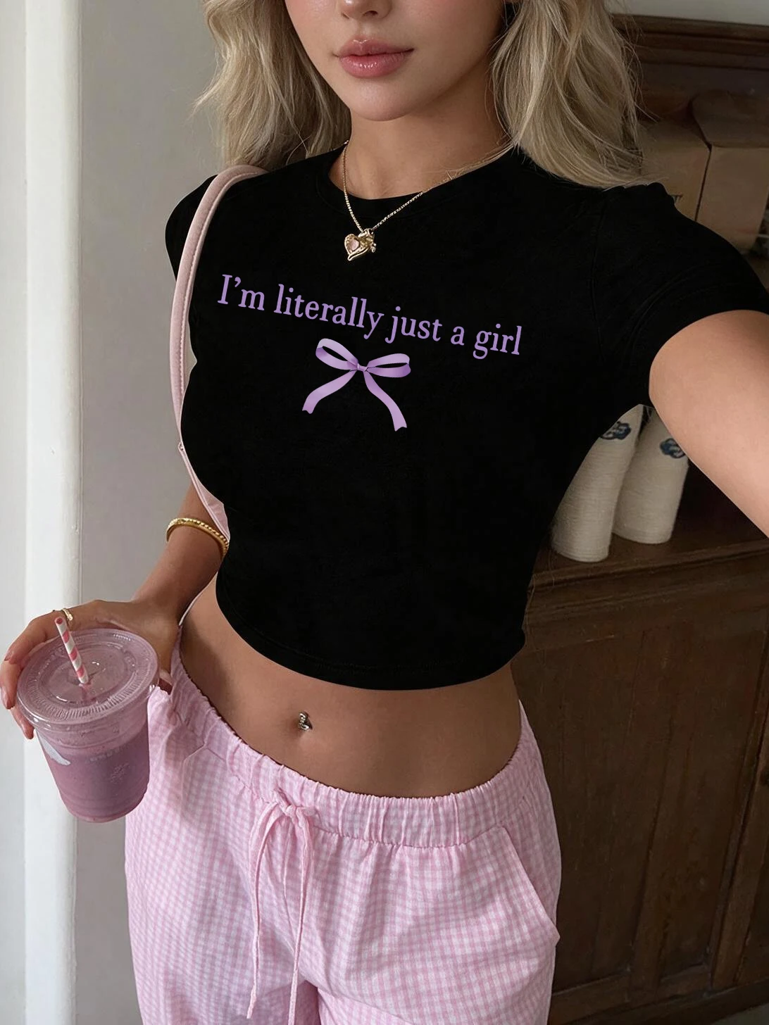 Sexy New 90's I'm Literally Just A Girl Print Crop Tops Funny Y2k T-Shirt for Women Graphic Cropped T Shirt Vintage Clothing 90s