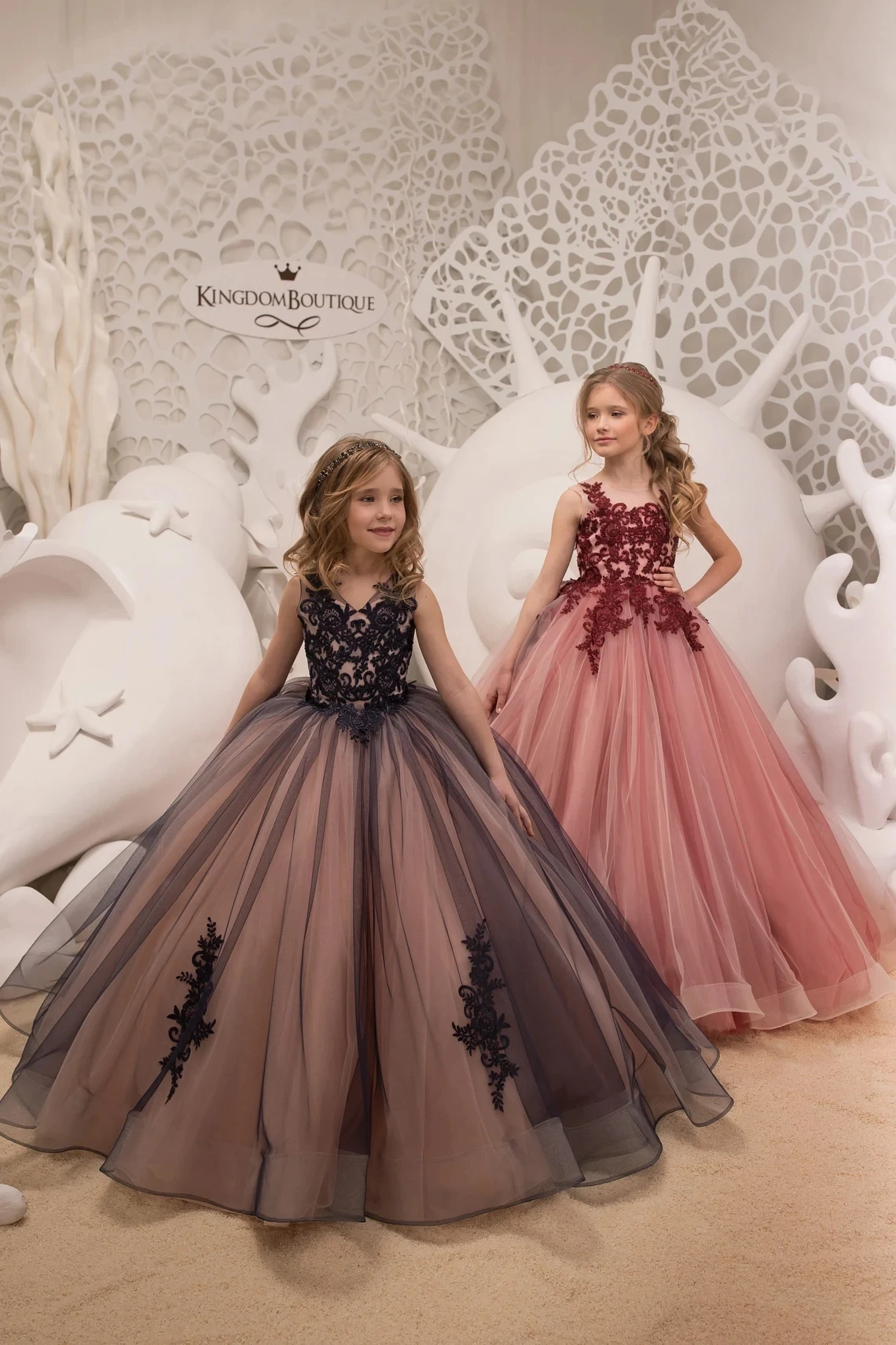 BABYONLINE Girl Dress prima comunione per la cerimonia Party Blackpink Sleevelss Ball Gown Tulle Appqulies scollo a V Brithday Gift Kids