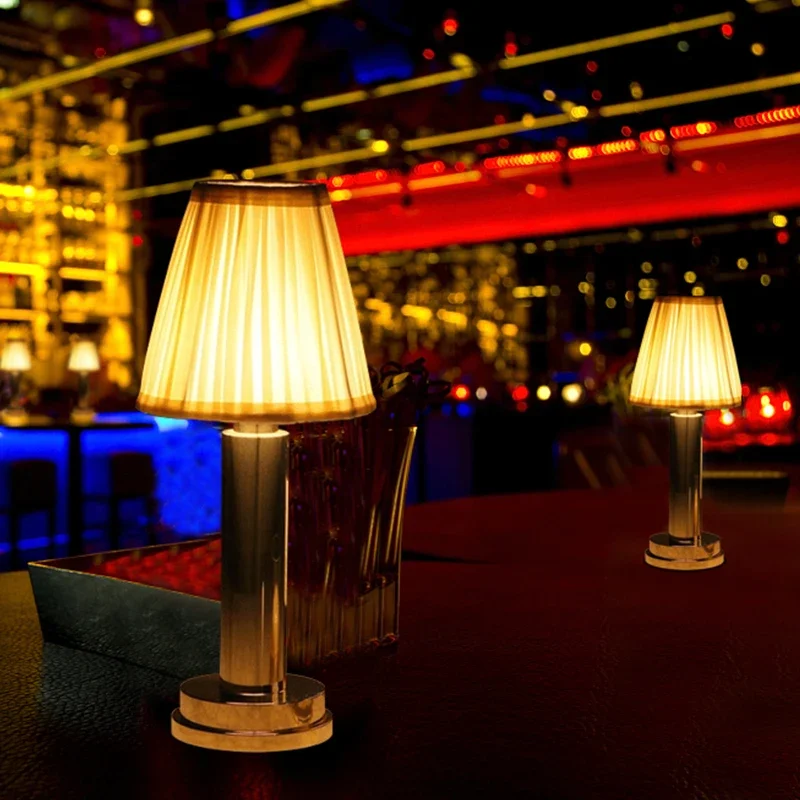 USB Restaurant Atmosphere Table Lamp Nordic Bar Night Lights for Coffee Bedroom Art Decor Lighing Fixtures Modern LED Desk Lamps