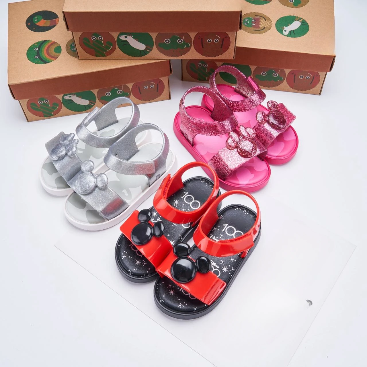 Summer 2025 New Children's Jelly Sandals Baby Kids Soft Sole Non-slip Beach Shoes Boys and Girls Flat Cute Cartoon Sandals