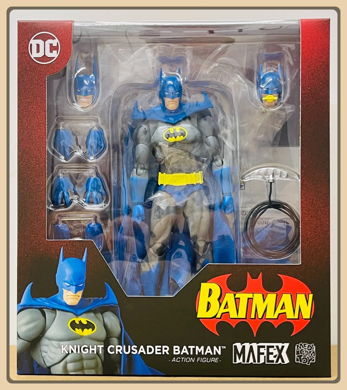 

Original Medicom Toy Mafex No.215 160mm Knight Crusader Batman In Stock Anime Action Collection Figures Model Toys