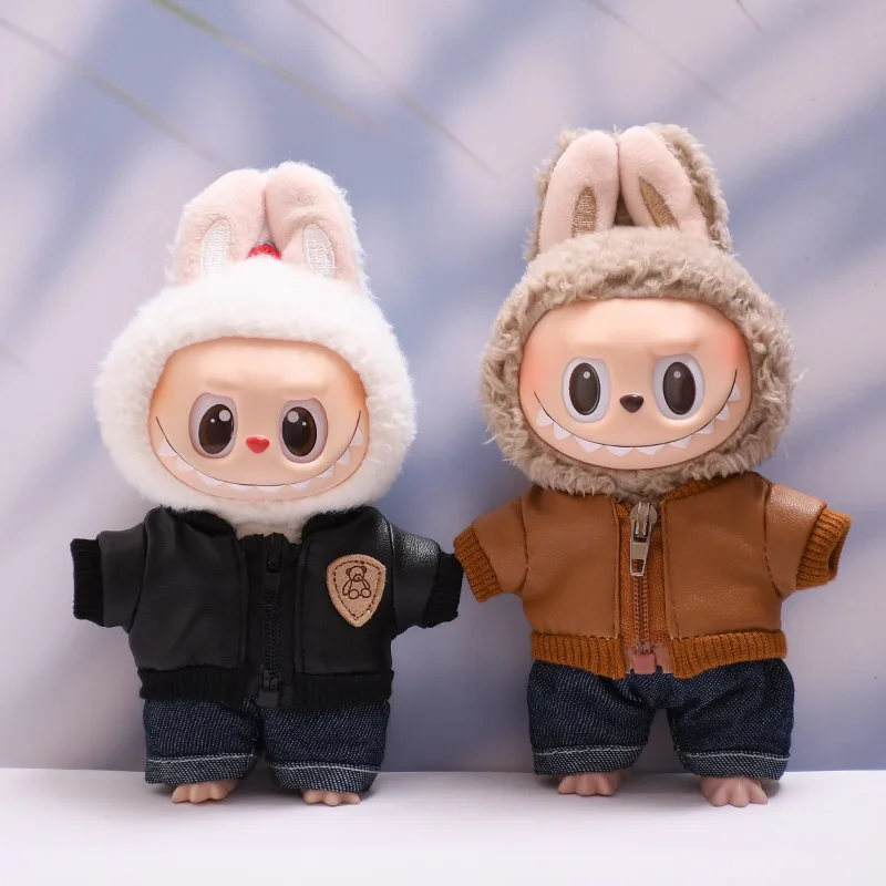 

Stylish Cool Doll Outfit For 1st-3rd Gen 15cm/17cm Labubu Keychains Black Coffee Bear-Print Leather Jacket With Jeans Set