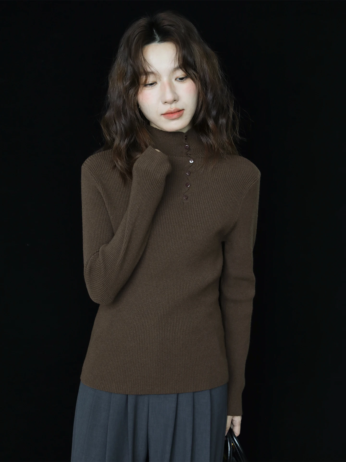 

Универсальный свитер с высоким воротом, мягкой текстурой, облегающий, с длинными рукавами, асимметричным низом, в стиле ретро, для повседневной носки, женская мода