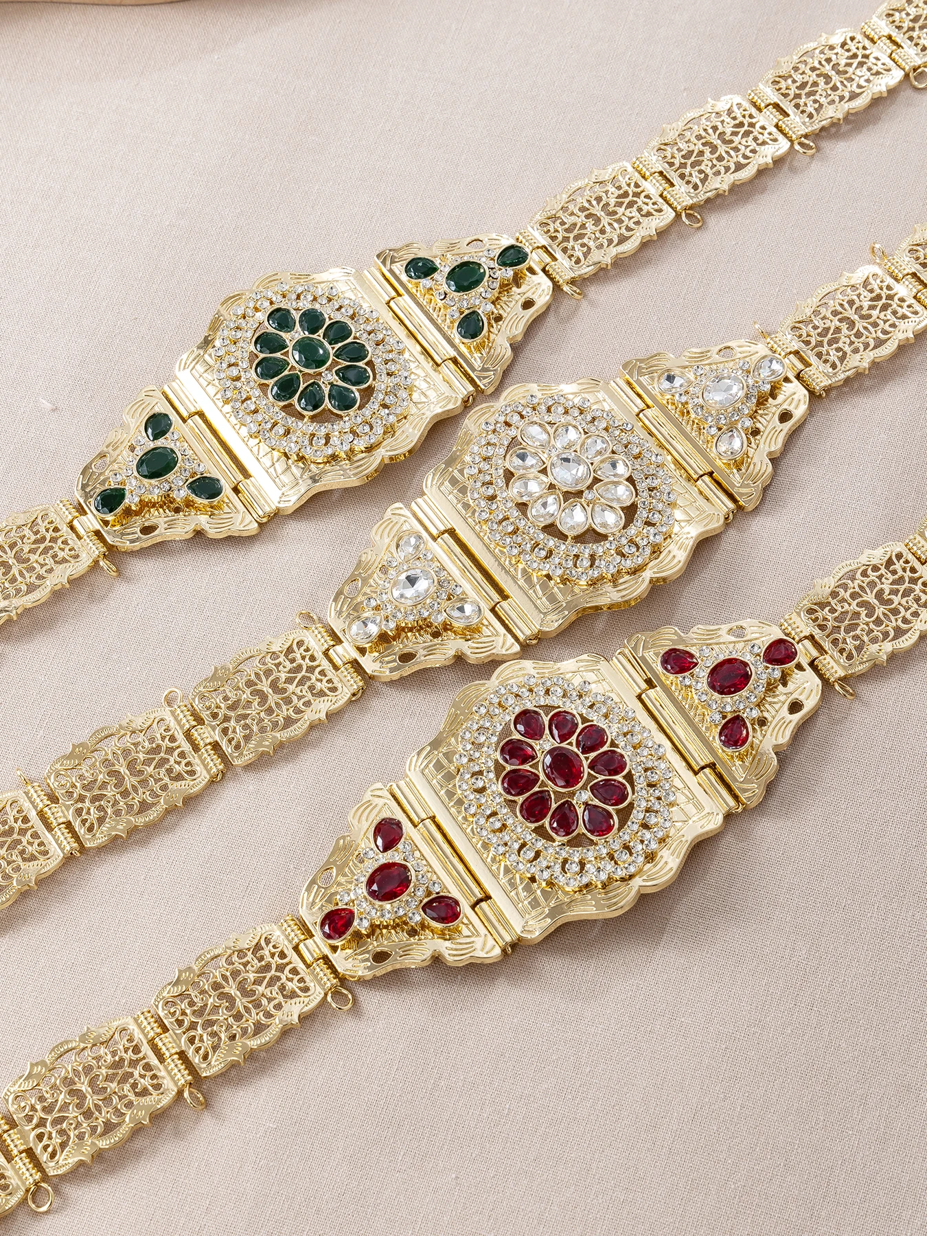Middle Eastern Popular Wedding Belt With Flower-Shaped Hollow Design, Featuring A Court-Style Sweater Waistband Decoration.