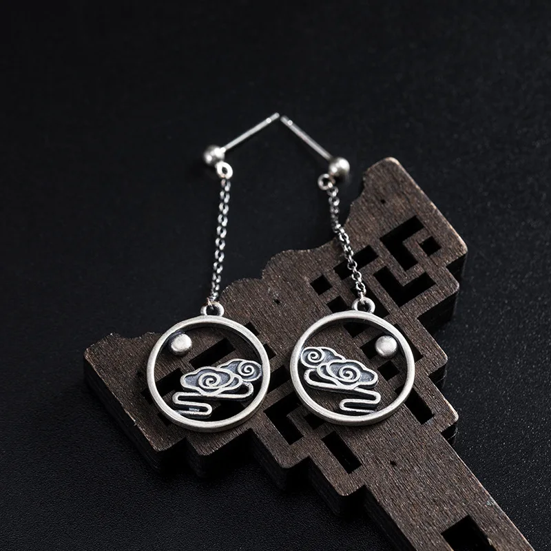 

Retro Chinese-style Long Earrings, Personalized Cloud Chasing Moon Silver Stud S925 Silver Jewelry, Exquisite Daily Wear