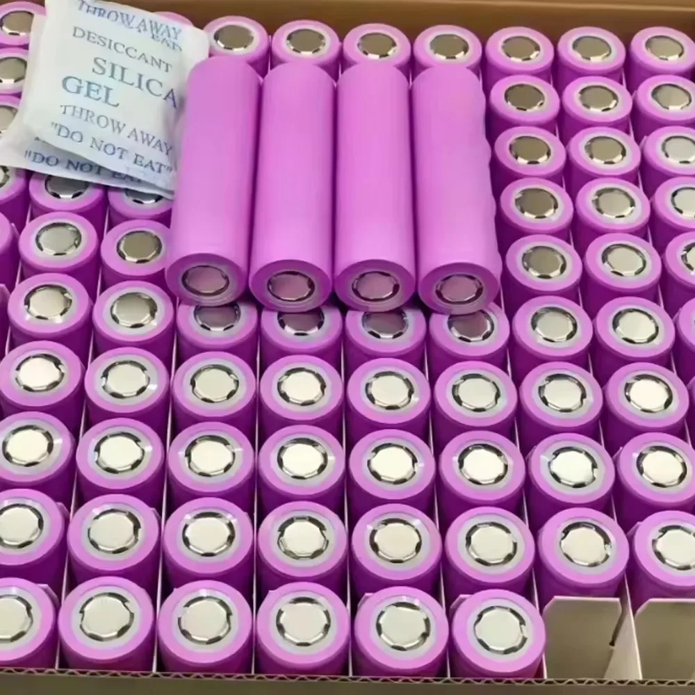 

Новая оригинальная литий-ионная батарея 18650 35E 3.7V 3500mAh 20A для фонариков и электронных сигарет (разрядка)