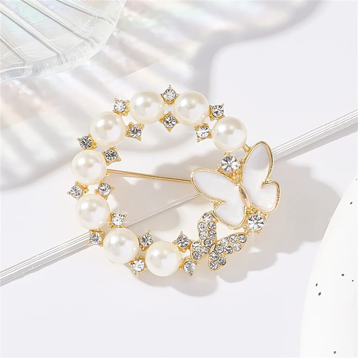 1 قطعة رائعة وأنيقة فراشة إكليل بروش رومانسية الرجعية دبوس سحر مجوهرات فاخرة اكسسوارات مهرجان الحفلات هدية عصرية