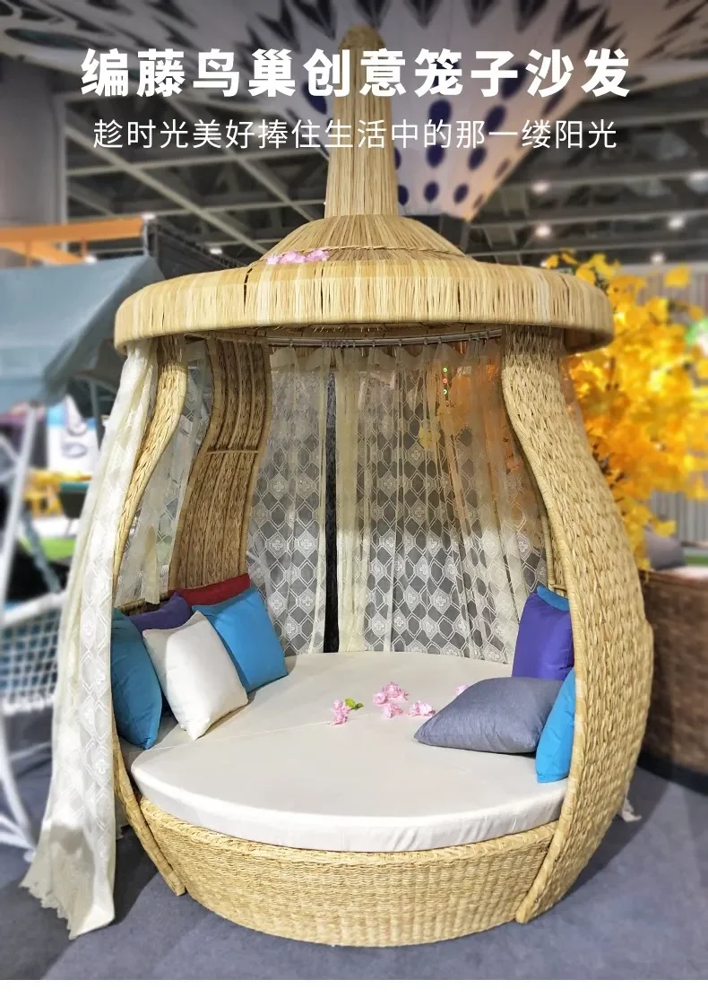 Outdoor bed, hotel garden sofa B & B travel and vacation creative bed round bed