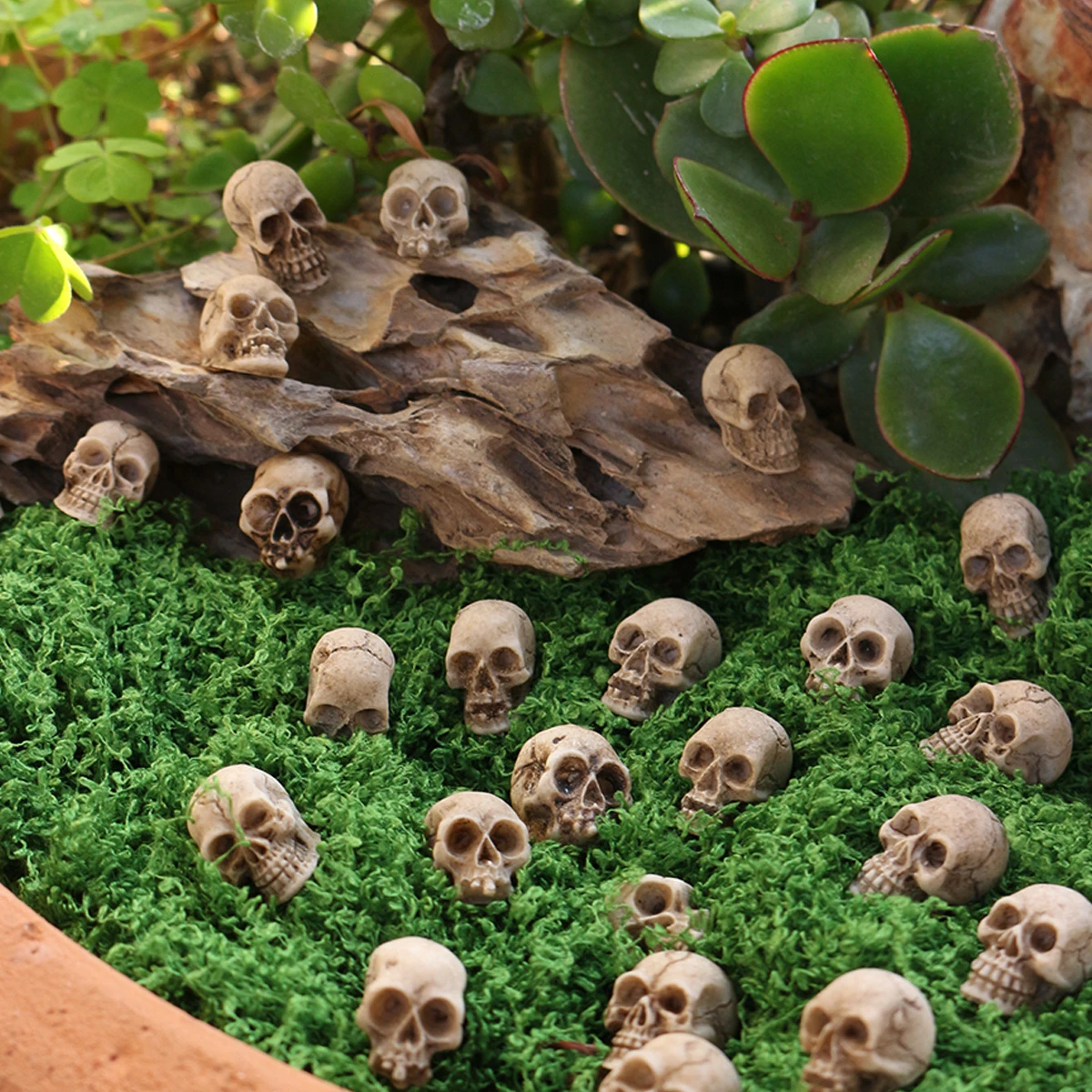 20Pcs Mini Skull Model Collectable Halloween Gothic Skull Sculptures Creative Festival Theme Landscape Garden Potted Plant Decor