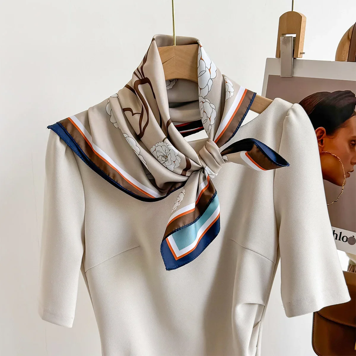 模造シルク両面スカーフ高級フラワープリントスクエアスカーフ女性のネッカチーフバンダナスカーフヘアバンドネクタイラップ