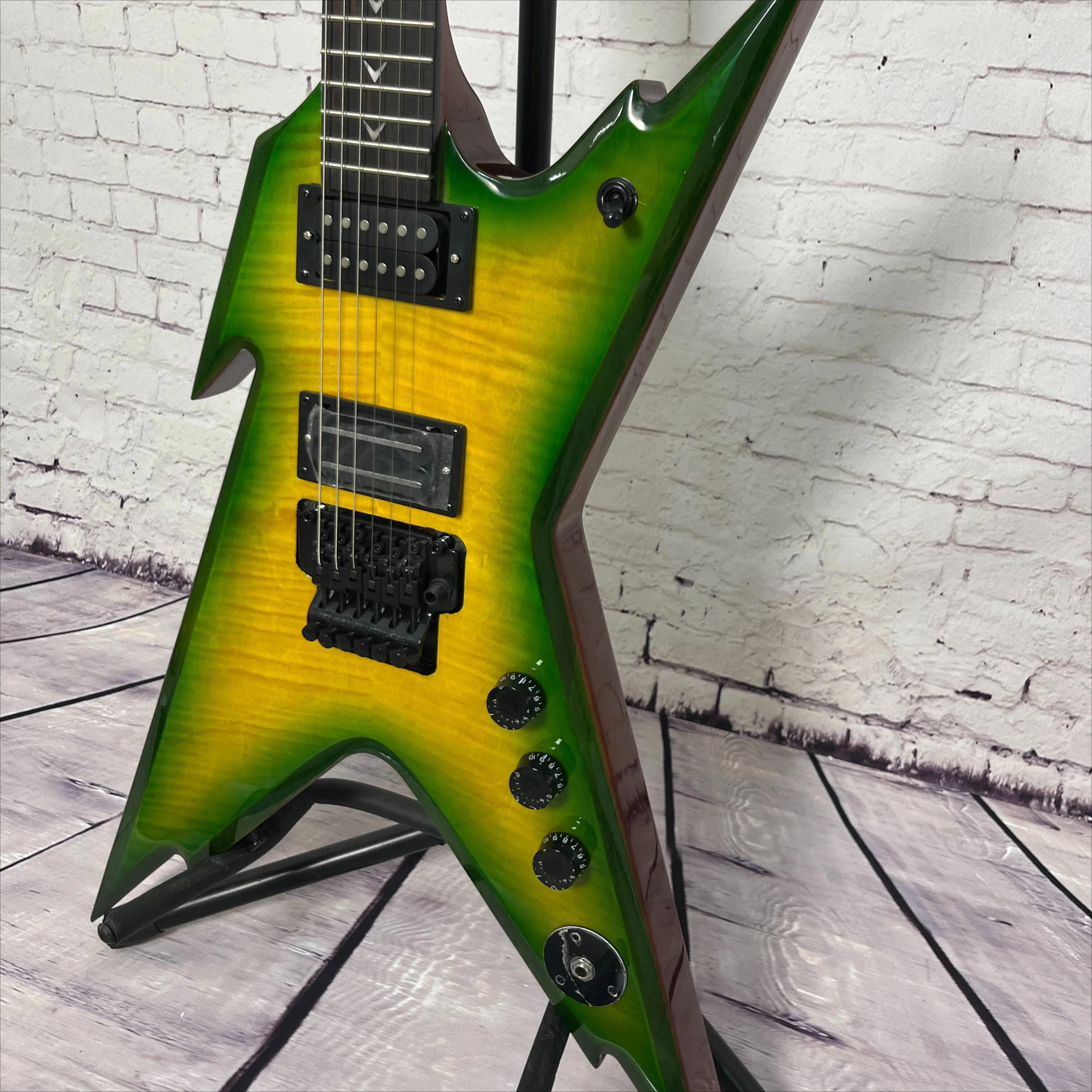 

Green Sunburst Colour Shaped Electric Guitar Double Humbucker Free Shipping 24 Frets