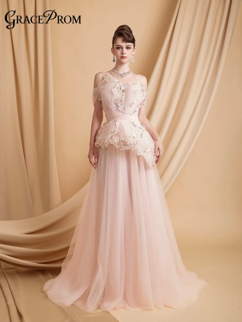 

Elegant 3D Appliqué Evening Gown Dusty Pink Off Shoulder Short Flutter Sleeve A Line Party Dress For Wedding Guests فساتين سهرة