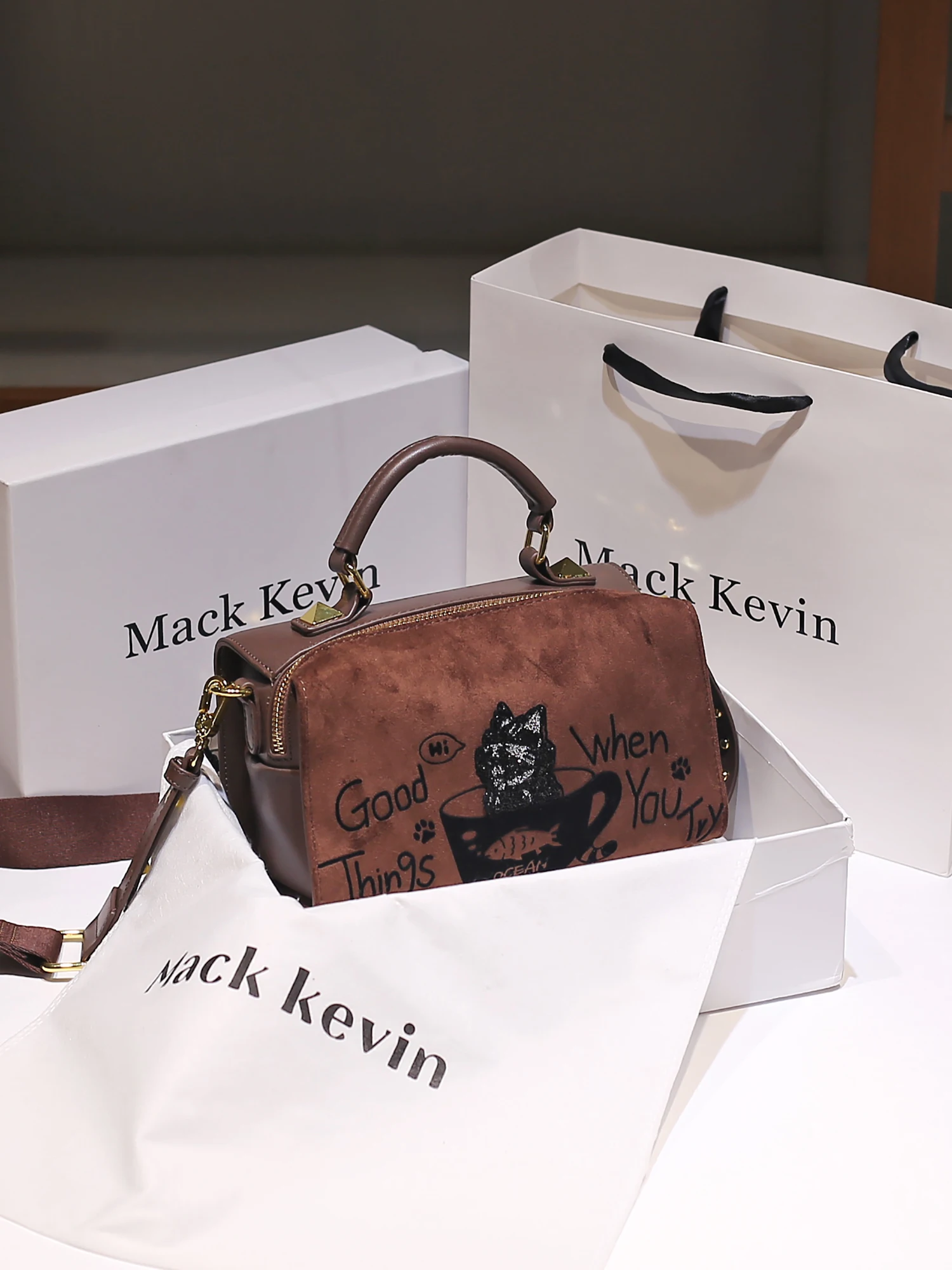 

Vintage and Retro Handheld Boston Bag with Delicate Diamond Cat Design Women Popular and Luxury Shoulder Crossbody Bags