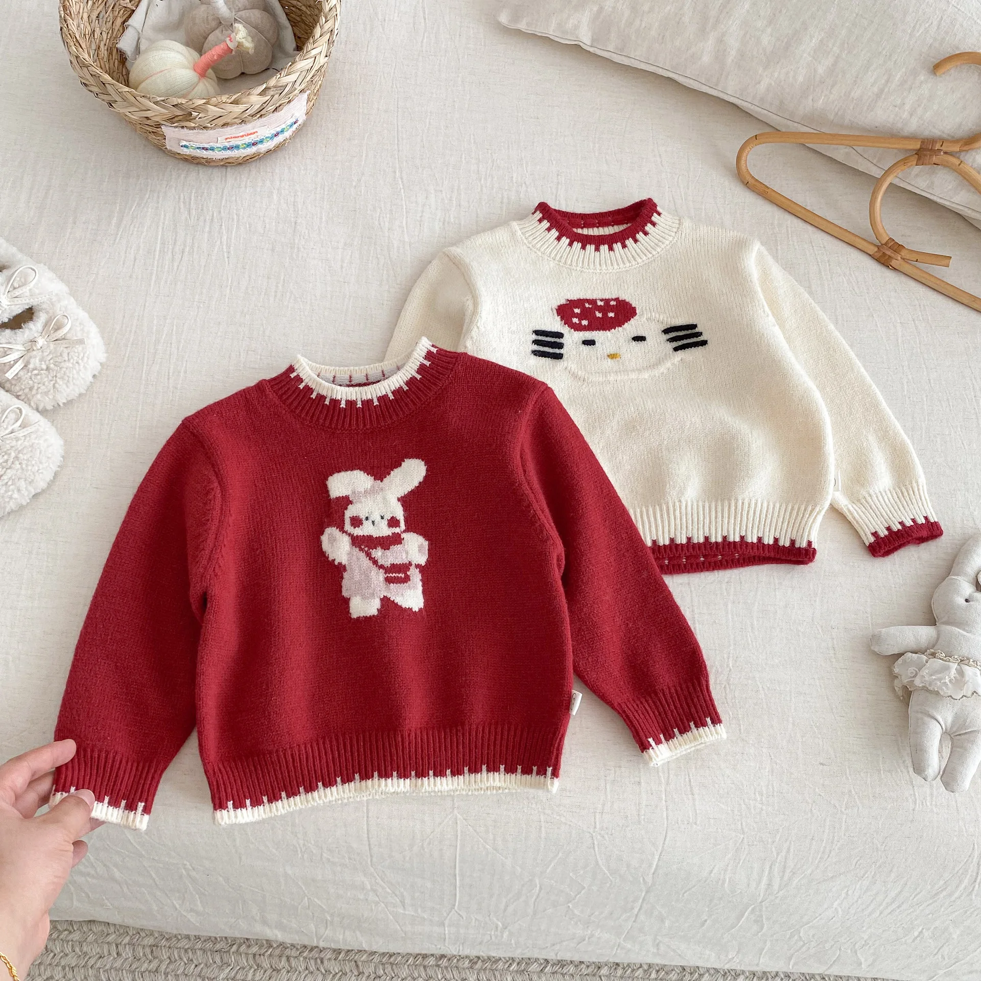 2025 Nieuwe Meisjes Kleding Cartoon Trui Meisjes Bunny Kat Gebreide Trui Zachte Niet-irriterende Winter Koreaanse Stijl Warme Top