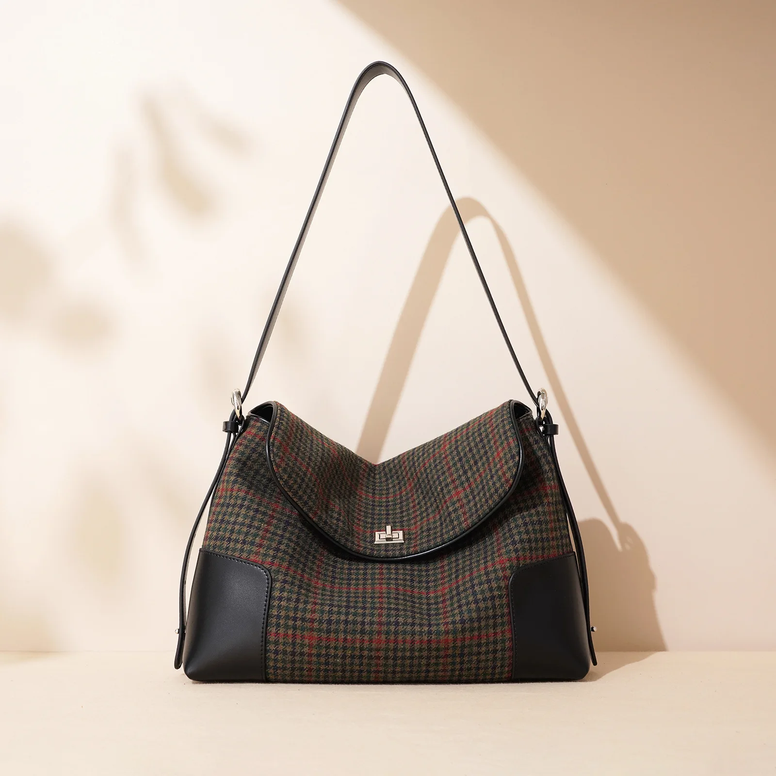 

Practical Diaper Bag Large Capacity Multi Pocket Waterproof Lightweight Durable for Daily Travel