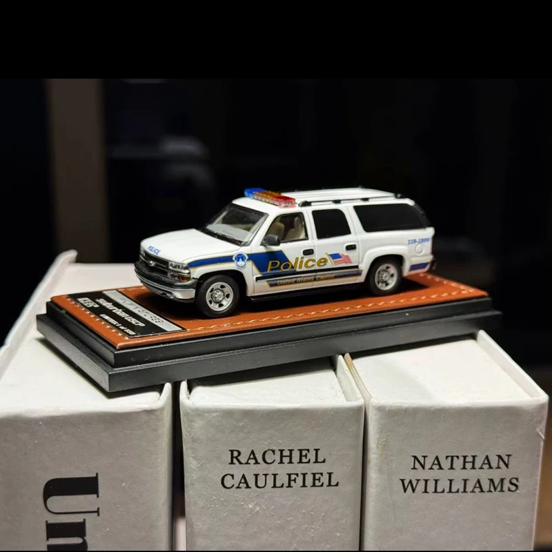 Modelo MK escala 1:64 motor de bomberos suburban/modelo de coche de aleación de policía decoración estática coleccionables juguetes de regalo