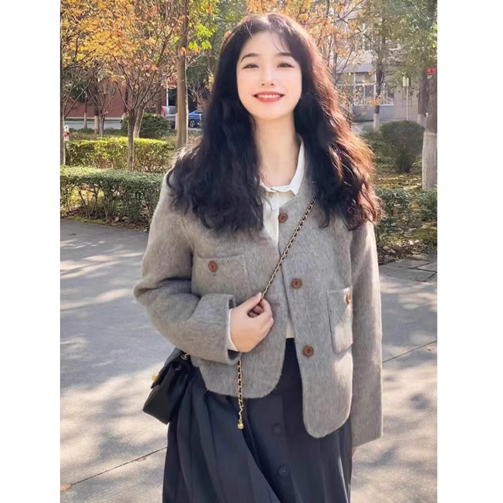 

Grey Short Woolen Coat Fashionable Little Fragrance Style Winter 2025 Korean Version High Waist Design for Young Women