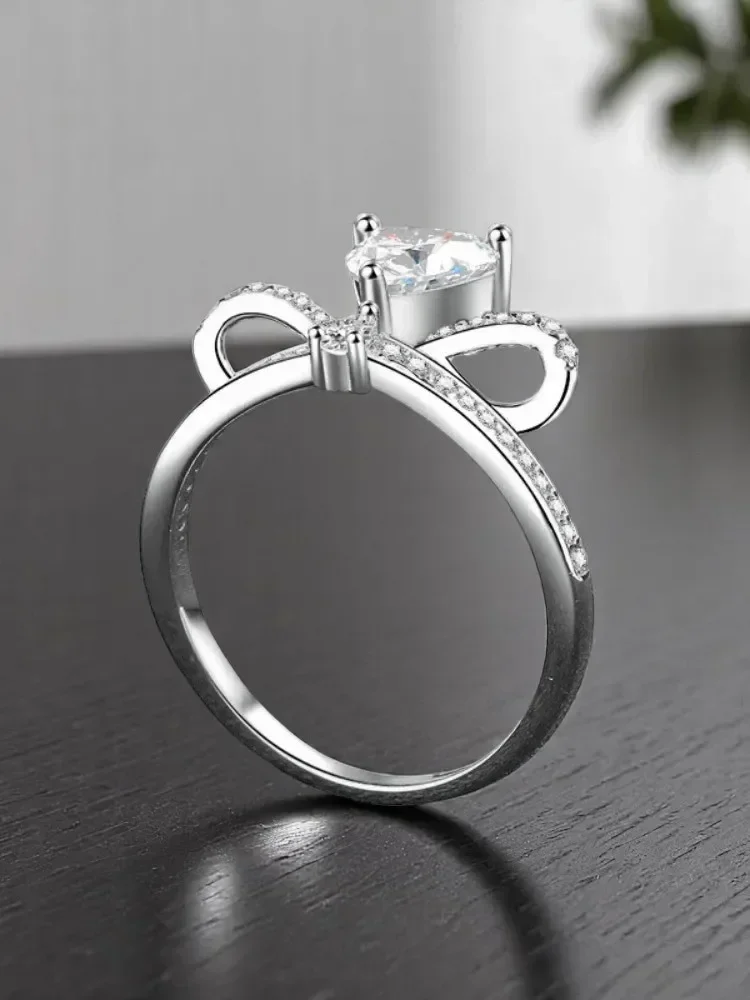 Anello Moissanite in argento sterling 925 di vendita calda VVS1 D-color Anelli delicati a forma di cuore da donna Regalo di San Valentino femminile Weddin