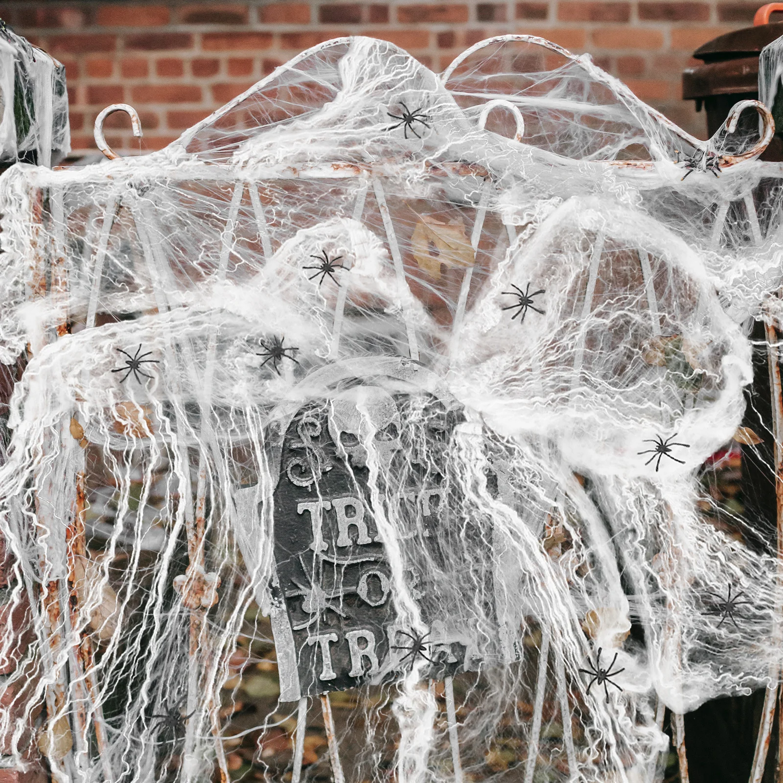 

4Packs Halloween Spider Decorations Stretch Cobwebs Fake Plastic Spiders Spooky Spider Set Haunted House Indoor Outdoor Party