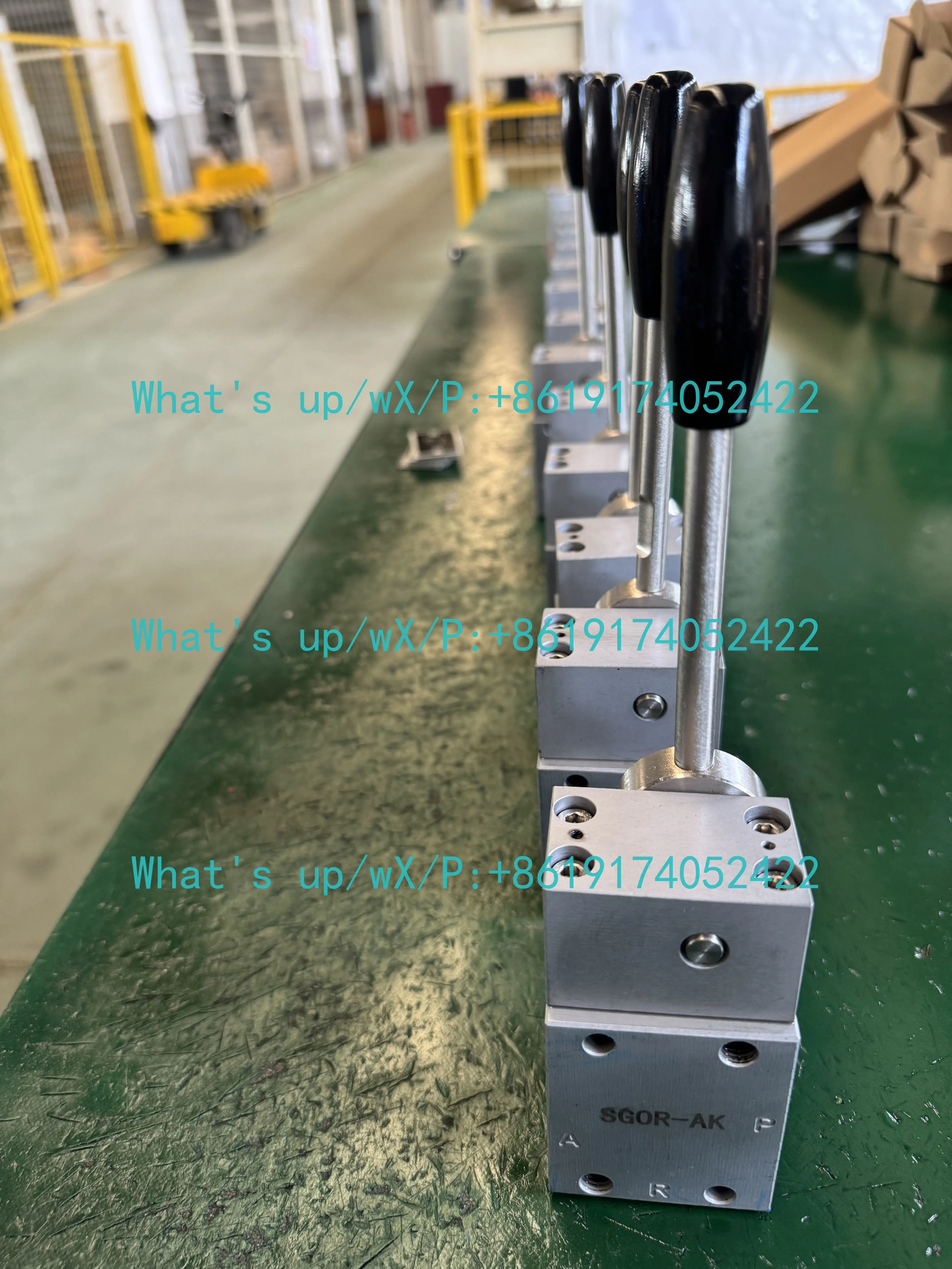 1PCS G0W-CK (two four-way steel ball positioning) SG0R-AK (two-way spring return), marine manual reversing valve