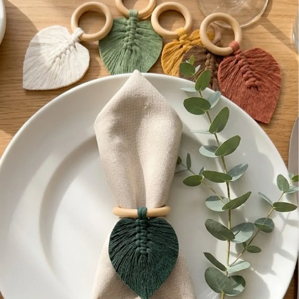 4 Pieces of Handmade Nordic Ins Style Napkin Clasps Made of Leaf Wood, Used for Restaurant Table and Party Decoration