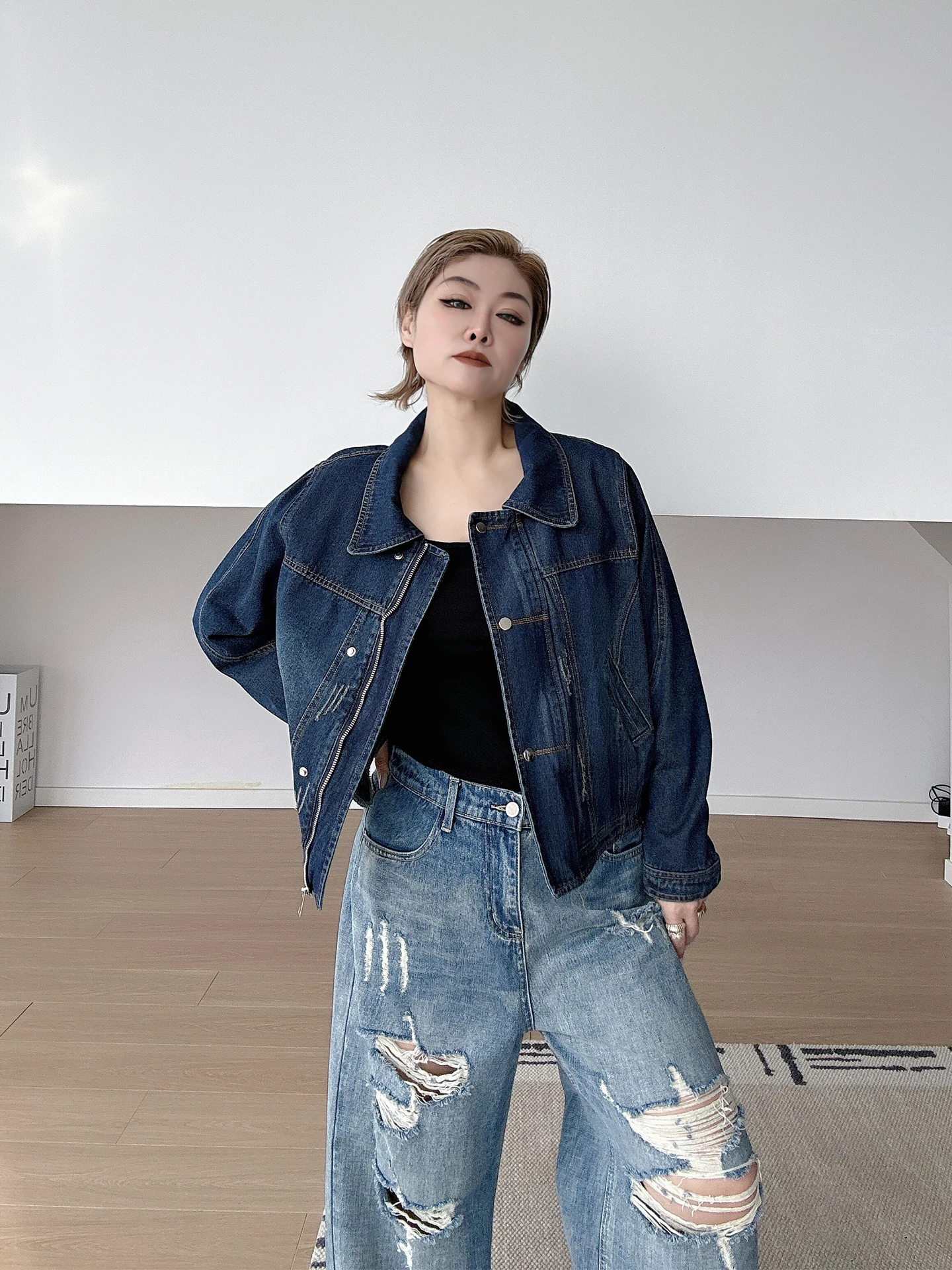 

Retro Distressed Denim Jacket plus Size Women Casual Anti-Aging Lazy Style 200 Pounds Fat MM Loose Slimming Top