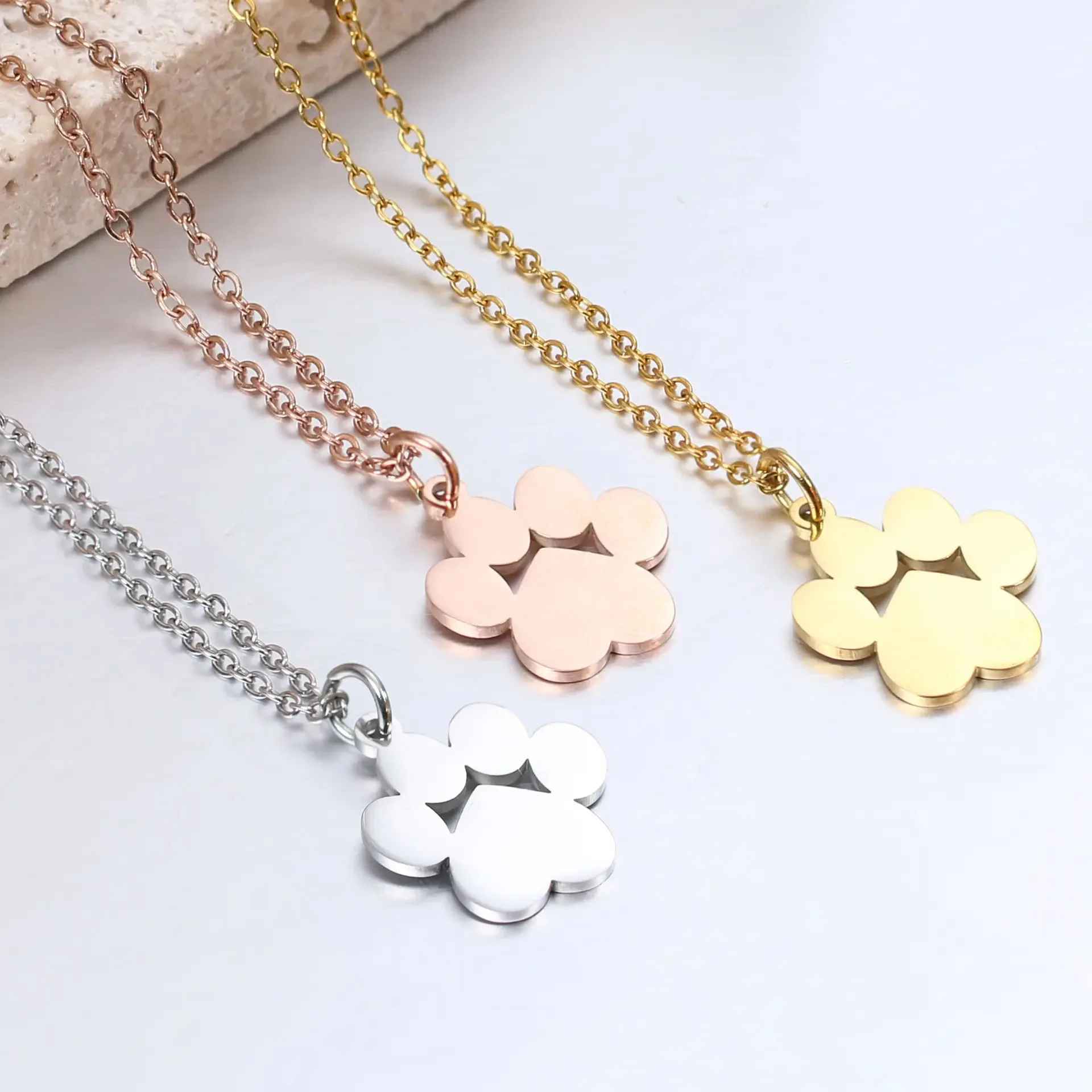 2023 New Personalized Stainless Steel Cute Engraved Pet Name Dog Paw Print Charm Pendant Memory Jewelry Necklace for Women