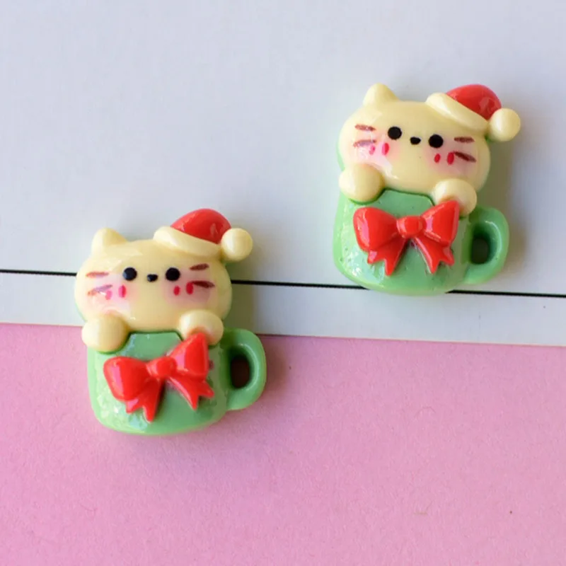 MINISO Christmas Themed Resin Sanrio Shoes Charms for Clog Sandals Hello Kitty Decoration Accessories With Santa Claus Designs