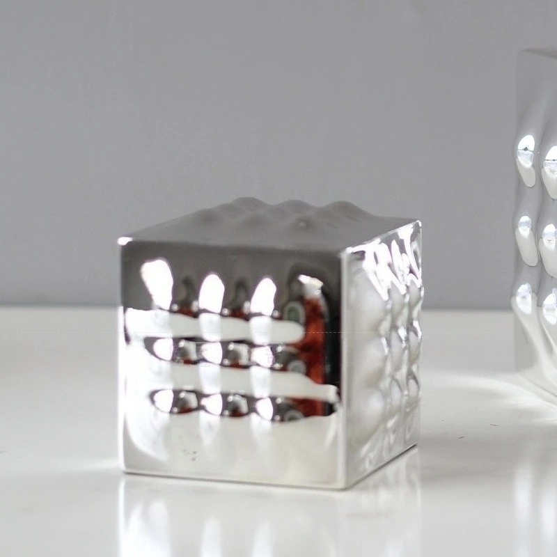 Modern simple and light luxury geometric Rubik's Cube resin electroplating ornaments, hotel living room office decorations