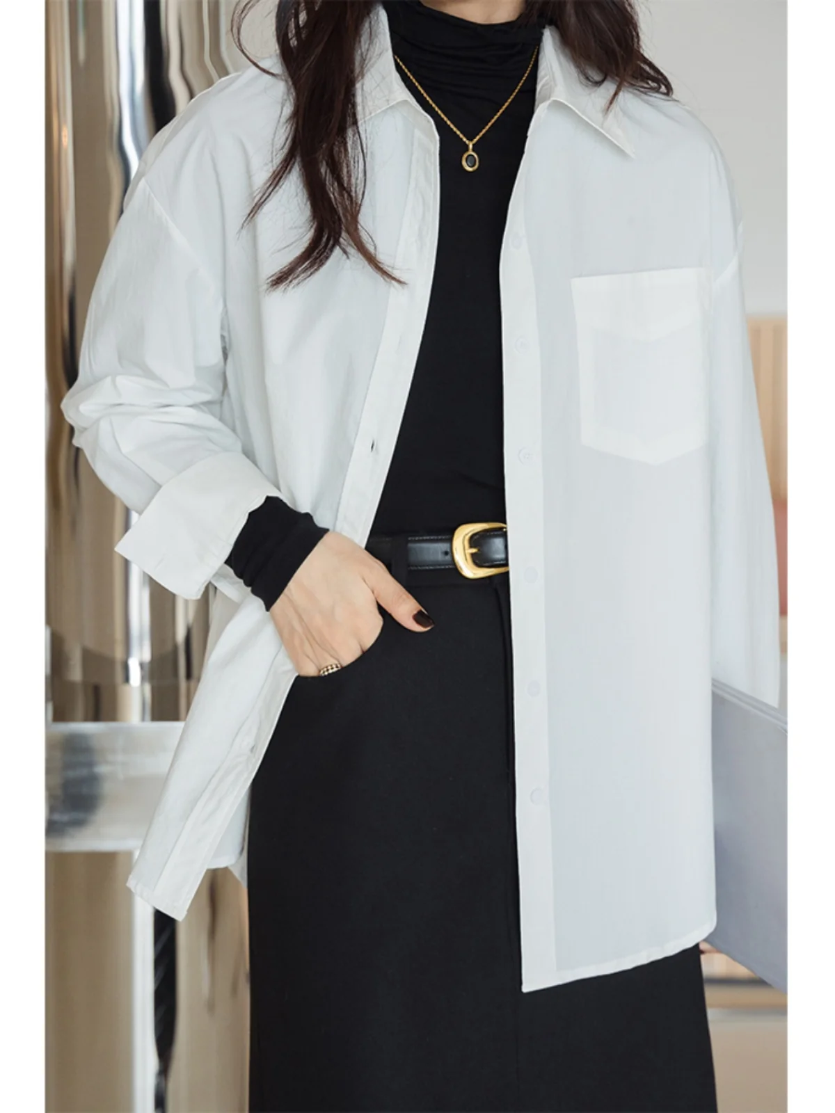 

Женская белая футболка из чистого хлопка, новинка 2026 года, маленький размер, с длинным рукавом, корейский стиль, с пуговицами, для ношения под одеждой