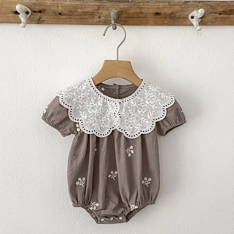 ملابس الطفل الصيف ملابس لحديثي الولادة الأزهار رومبير الفتيات المطرزة حللا من القطن قصيرة الأكمام Sunsuits 0-2Y ثوب فضفاض للأطفال الرضع