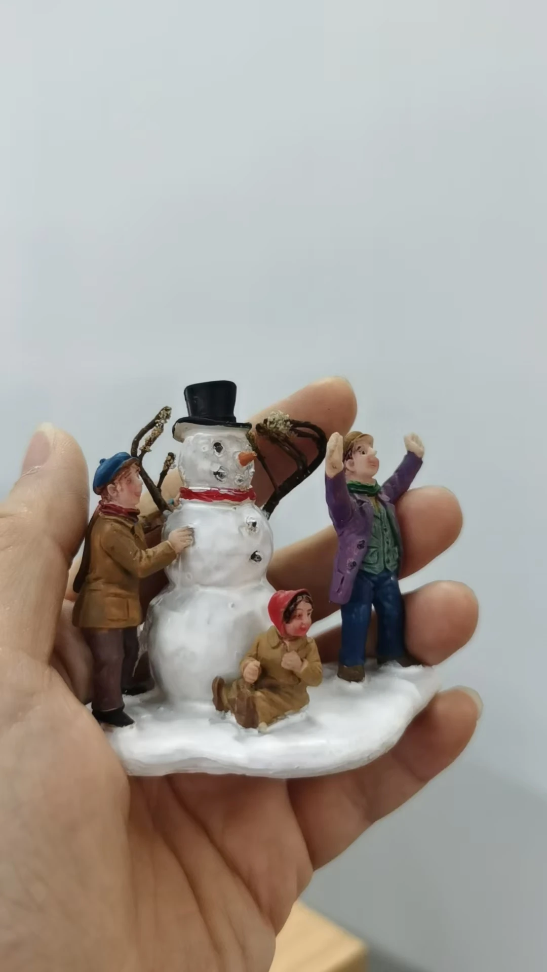 Resin figure mental psychological sand table game box court therapy making snowman
