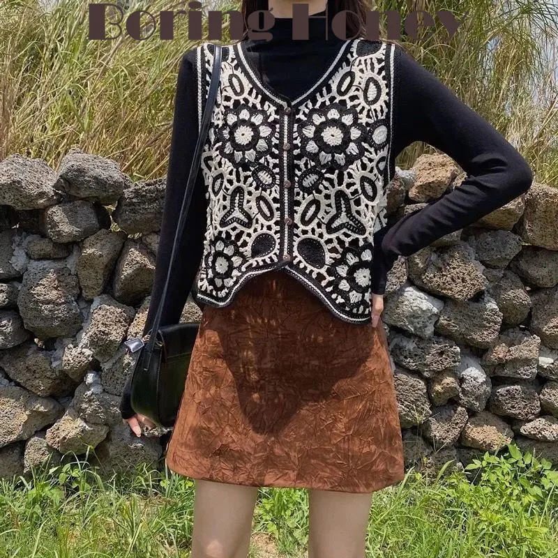 

Boring Honey Ethnic Style Embroidered Vest Cardigan Summer V-Neck Hollow All-Match Tops Women Sleeveless Short Blue Top Women