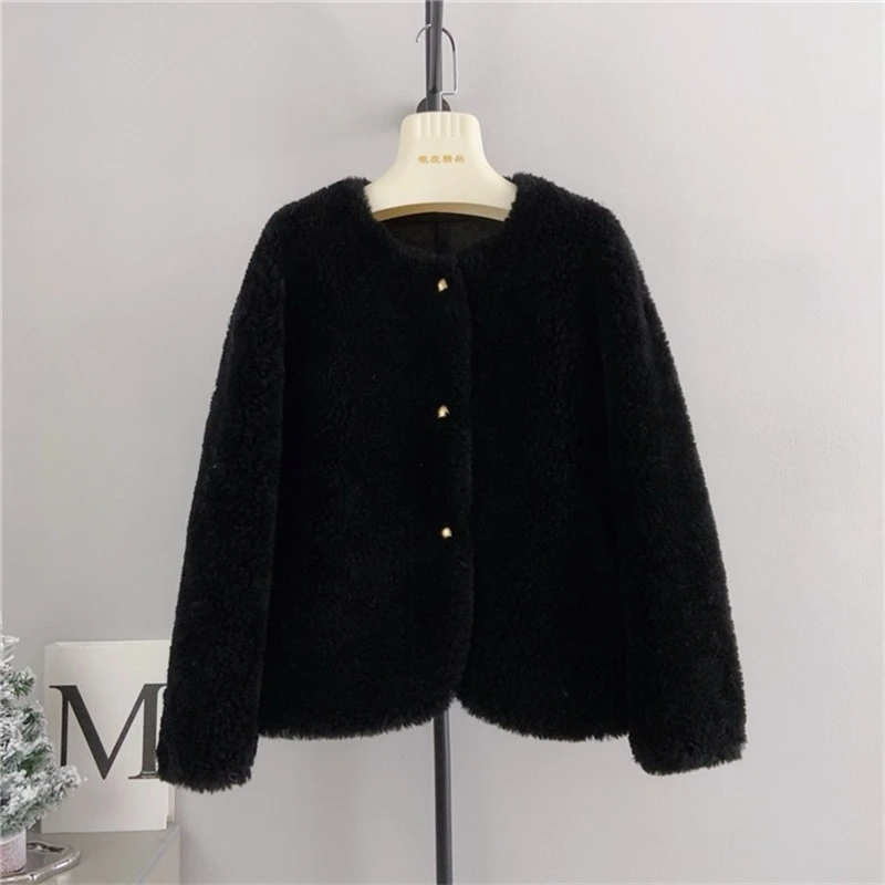 

2024 Fall and Winter Pure Wool New Gold Buckle Round Neck Short Jacket Women's Sheep Shearling Warm Coat PT4133