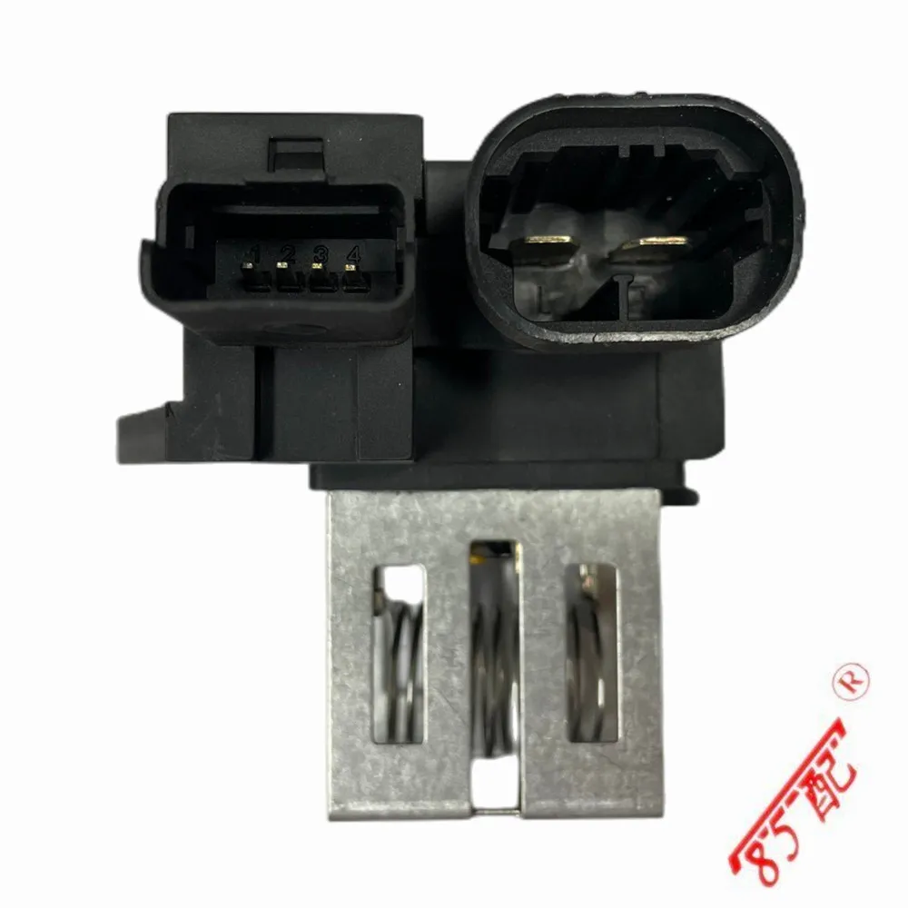 1267J6 98372A01 9827870080 FOR Peugeot 207 208 407 508 Citroen C2 C3 DS3 Do Radiador Do Motor Resistor Relay