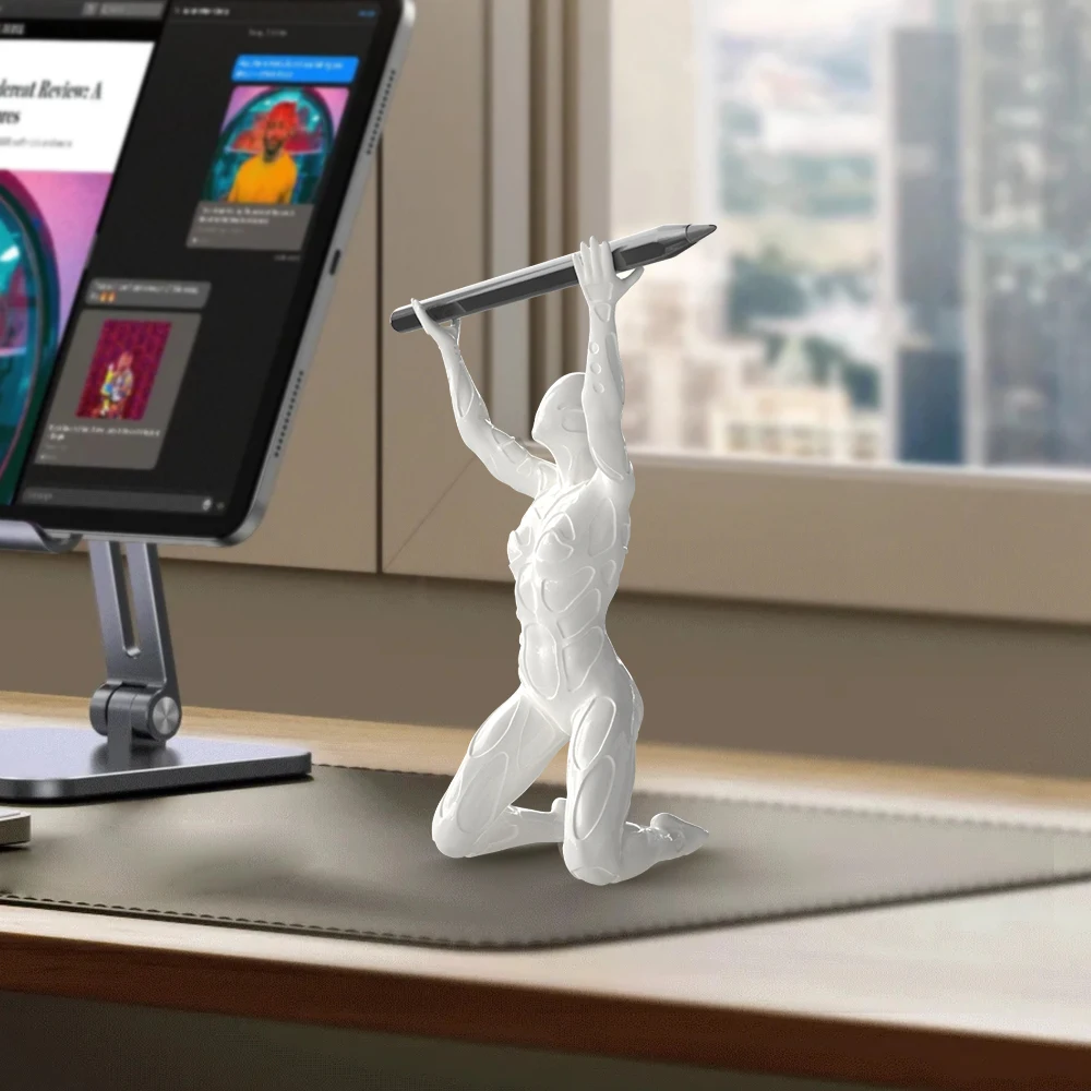 The King, please use a pen in a funny style plastic desktop pen holder decoration is suitable for Halloween, Christmas and home