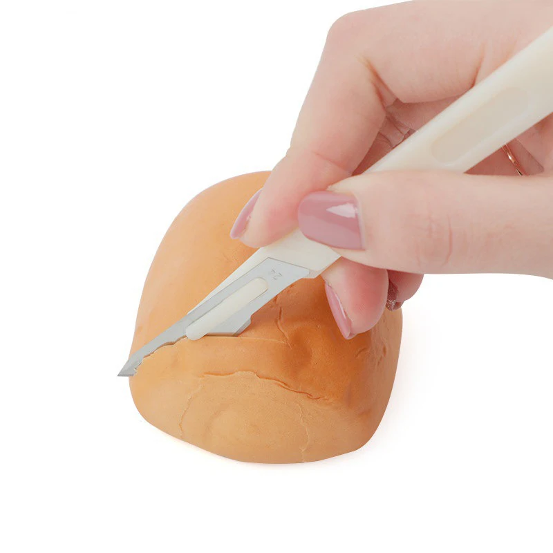 LMETJMA Baguette Coltello per affettare il pane Coltello per pane europeo Utensili da taglio Taglierina per pasticceria con lama in acciaio al carbonio JT168