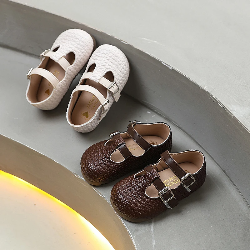 

Детские туфли Мэри Джейн для девочек, модные, 2026, новые, повседневные, кожаные, плетеные, удобные, с Т-образным ремешком, на плоской подошве, с нескользящей подошвой