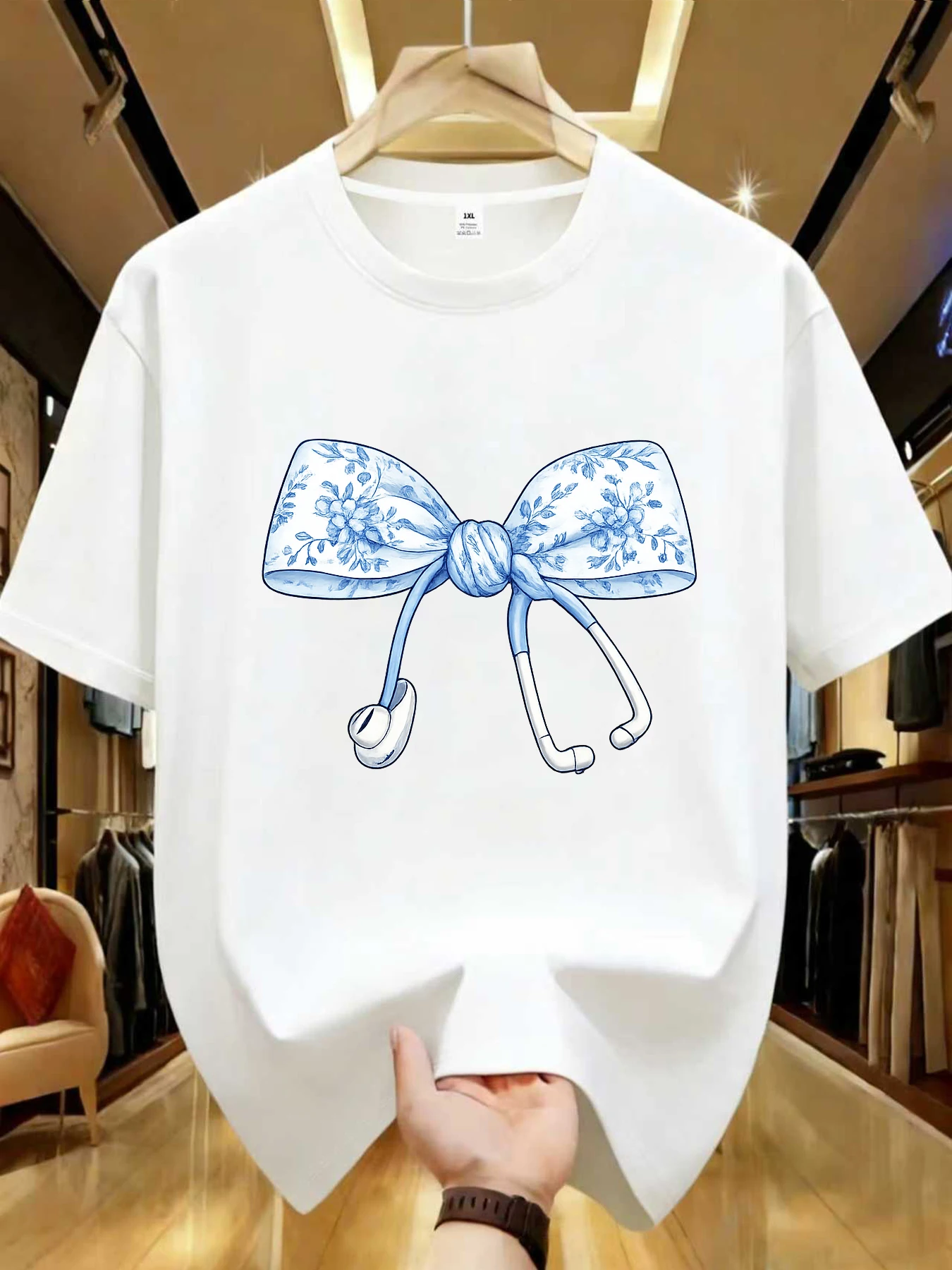 

【WDS01328】Модная женская футболка больших размеров с круглым вырезом и принтом в виде бантиков, летняя повседневная футболка с короткими рукавами, универсальная, в уличном стиле