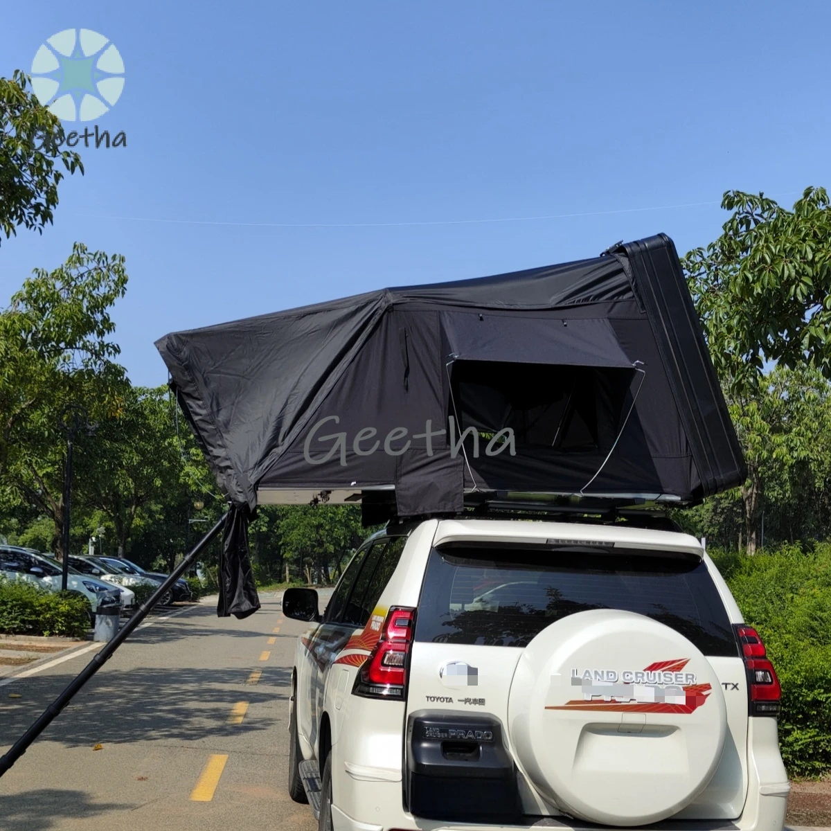 

Waterproof Canvas Camping Hard Shell Roof Top Tent with Solar for 4-5 Aluminum Hardshell Roof Tent for Sale