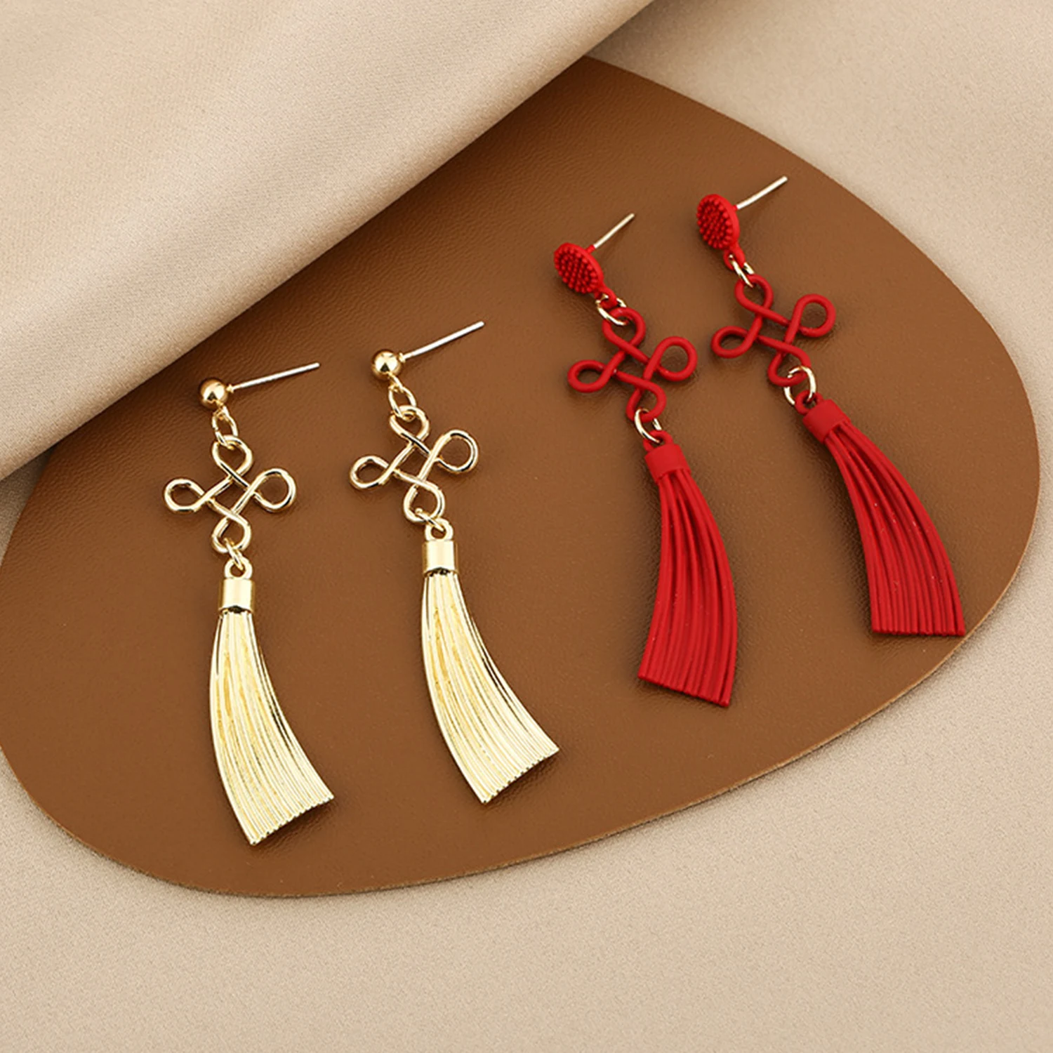 1pair Chinese Style Chinese Knot Lucky Red Dangle Earrings for Women Luxury Wedding Earrings New Year Gift Fashion Jewelry 2024