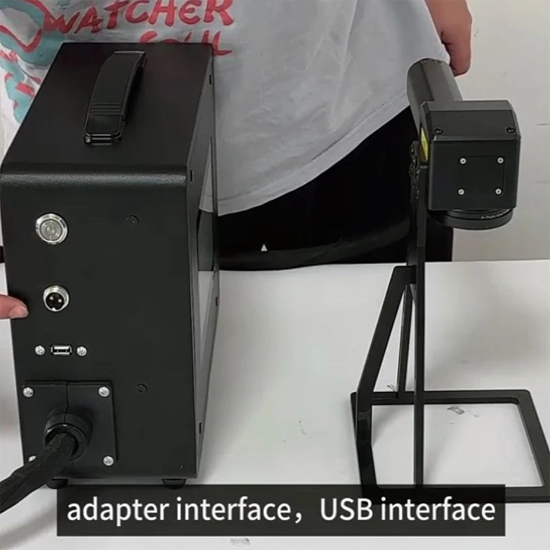 

Беспроводной ручной мини-лазерный маркировочный станок с литиевой батареей 20 Вт, 30 Вт, 50 Вт для гравировки по металлу, ПВХ, пластику, стали