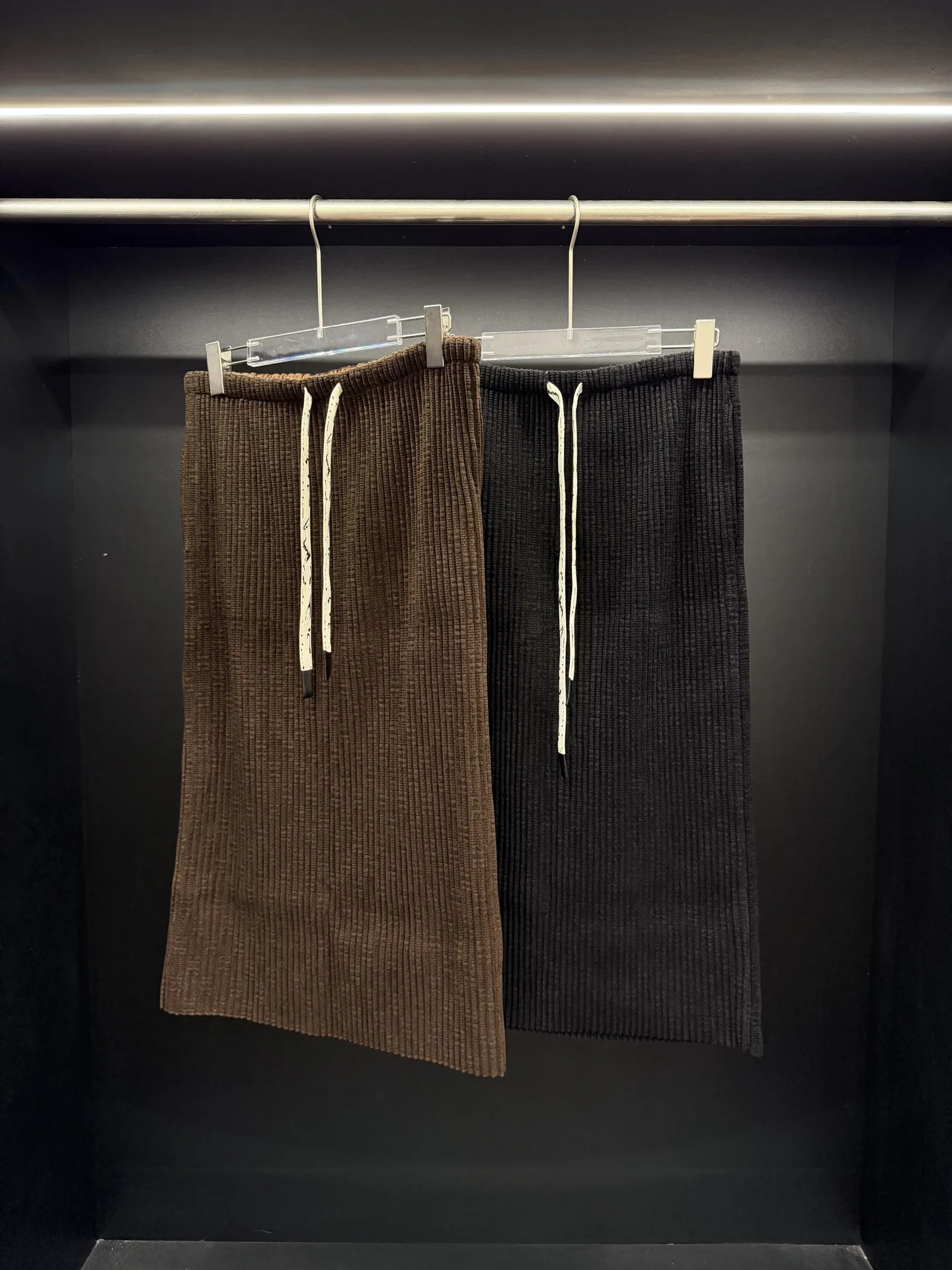 ALSEY Dark Brown Pleated Midi Skirt Slim Fit Flowy Silhouette Soft Fabric Casual Daily Wear 2025 Trendy Chic Stylish Ensemble