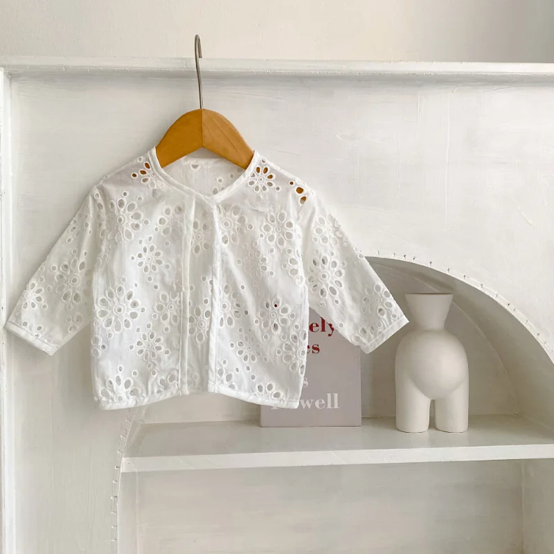 Baby clothes spring and summer flower cut-out small coat baby long-sleeved sunscreen coat white girl cape cotton jacket loose