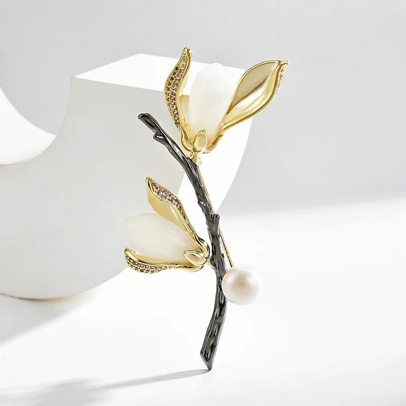 Luxury Magnolia Brooch Feminine Elegant Temperament Brooch Corsage Pin Women Banquet Gift Flower Badges