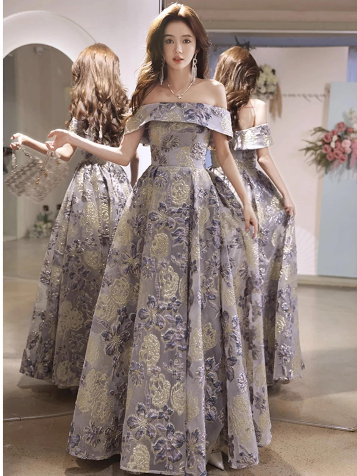 Sukienki na studniówkę z dekoltem w łódkę, aplikacjami, w stylu francuskim, luksusowe, do ziemi, na wieczór, występ, dla prowadzącej, nowe.