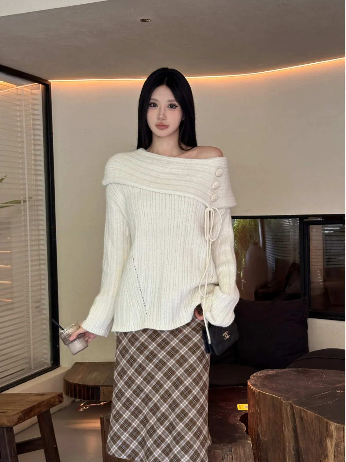 

Mint Peach Auntie Button up One Shoulder Long Sleeve Knitted Sweater Women's Loose Fit Autumn Winter New Style Sweet Style